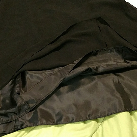 The little Black 👗 Dress - Picture 5 of 5